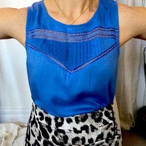 🇫🇷 French designed sleeveless blouse!